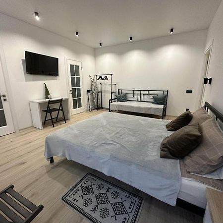 Soborna Apartment Rivne Eksteriør bilde